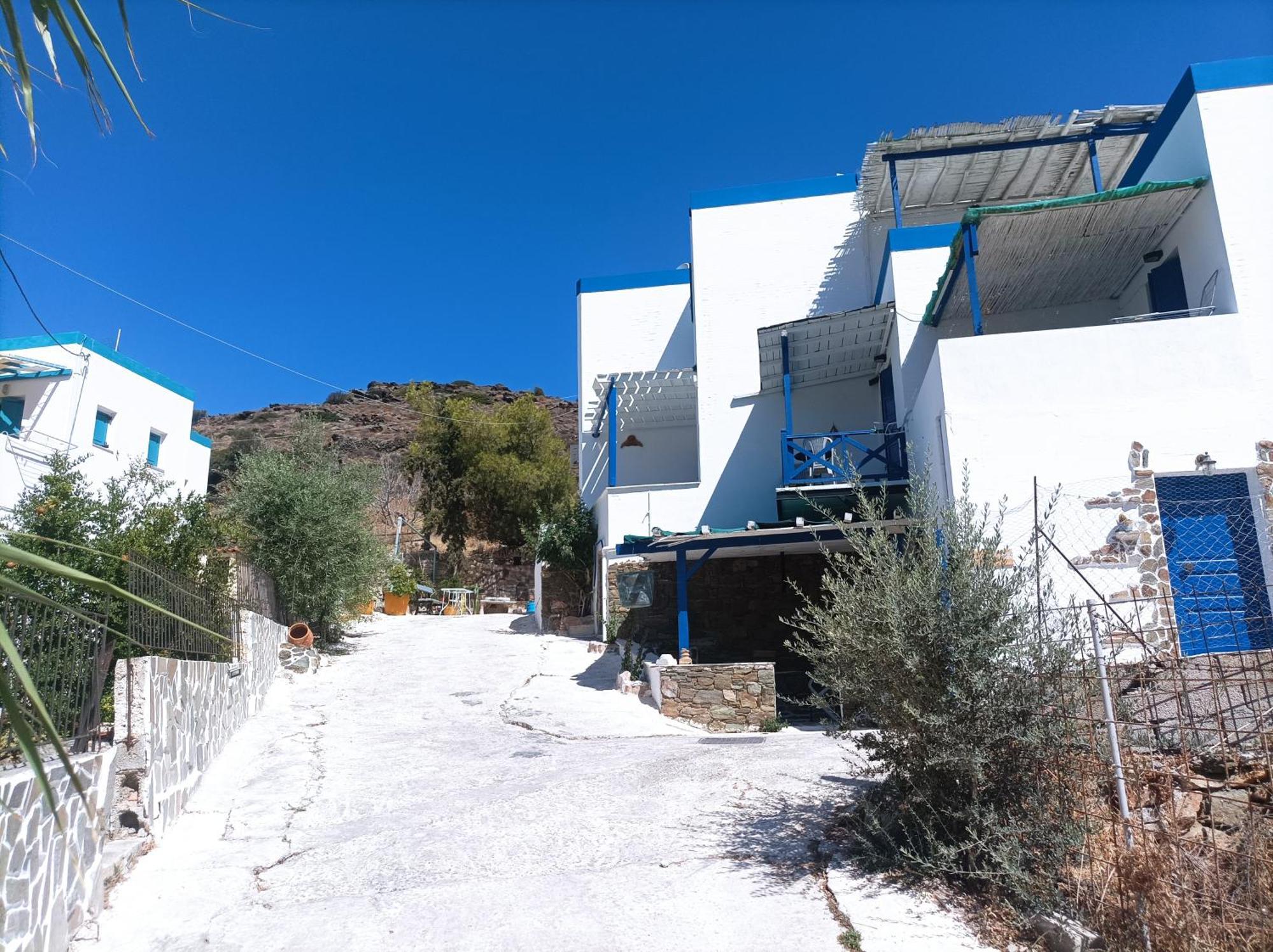 Aposperitis Rooms & Apartments Kini Extérieur photo