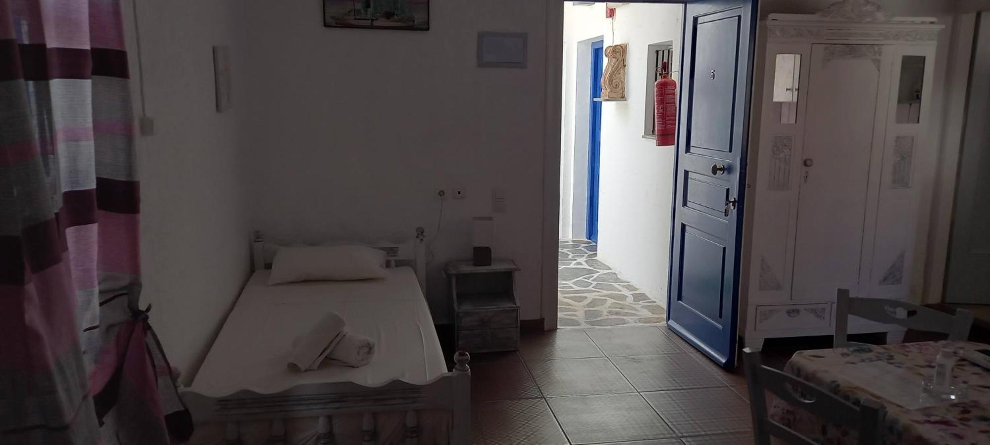Aposperitis Rooms & Apartments Kini Extérieur photo